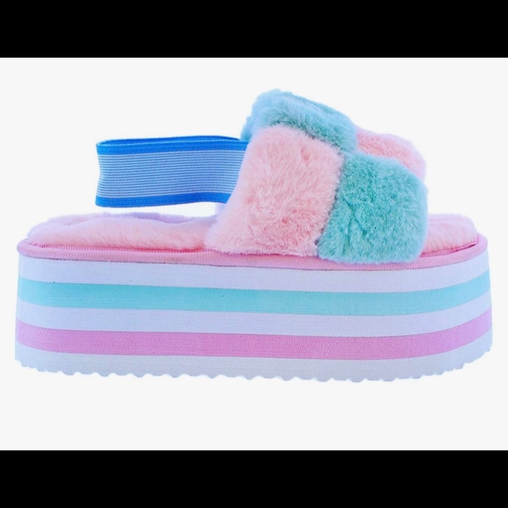 Cute platform furry sandal